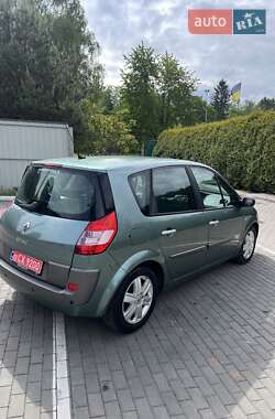 Минивэн Renault Scenic 2004 в 