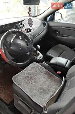 Минивэн Renault Scenic 2010 в 