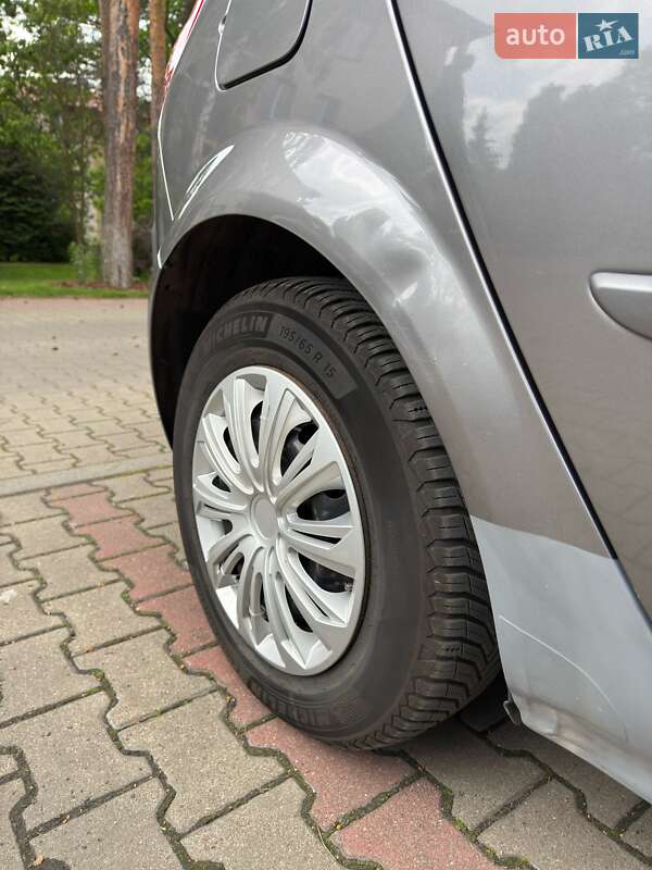 Мінівен Renault Scenic 2008 в Чернігові