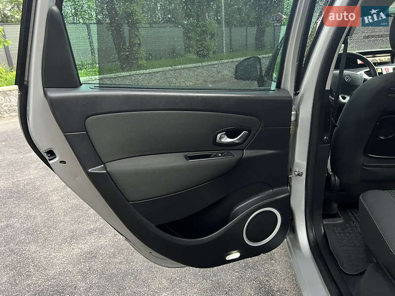 Минивэн Renault Scenic 2010 в Виннице