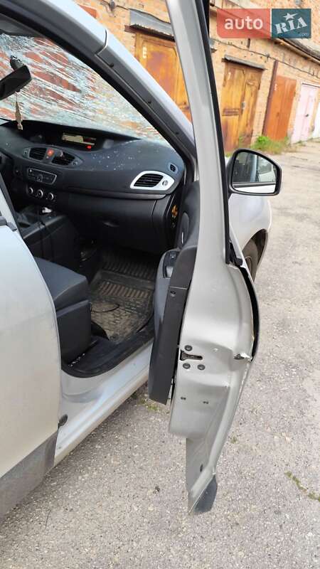 Мінівен Renault Scenic 2010 в Харкові