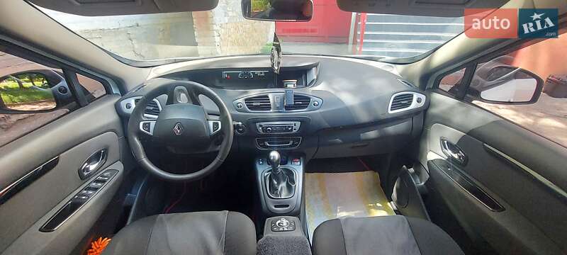 Минивэн Renault Scenic 2012 в Кропивницком
