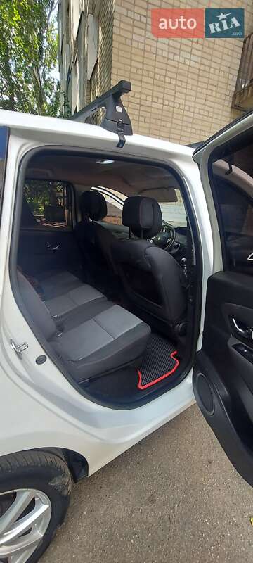 Минивэн Renault Scenic 2012 в Кропивницком