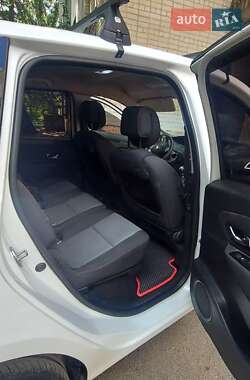 Минивэн Renault Scenic 2012 в 