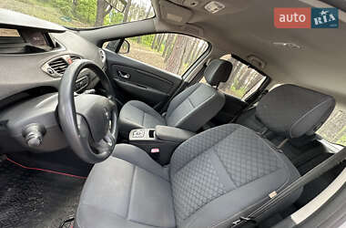 Минивэн Renault Scenic 2010 в 