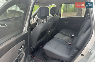 Минивэн Renault Scenic 2010 в 