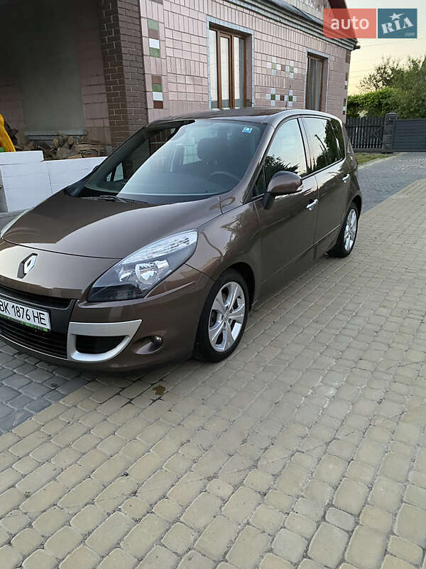 Минивэн Renault Scenic 2009 в Дубно