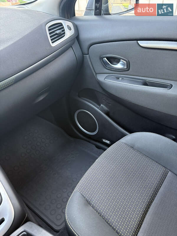 Минивэн Renault Scenic 2009 в Дубно