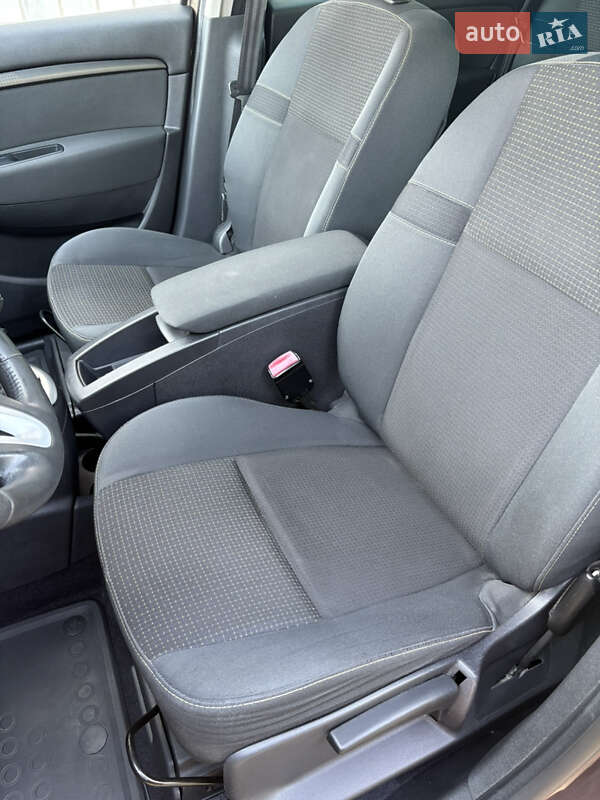 Минивэн Renault Scenic 2009 в Дубно