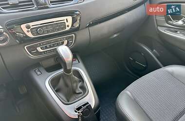 Минивэн Renault Scenic 2012 в 