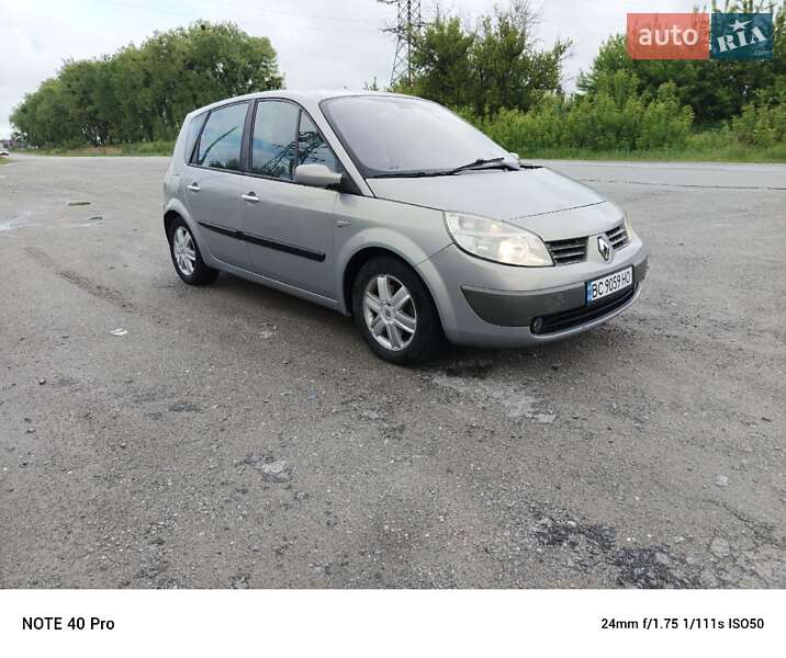 Мінівен Renault Scenic 2004 в Шепетівці
