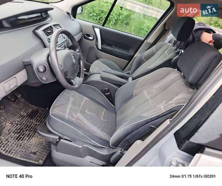 Мінівен Renault Scenic 2004 в Шепетівці
