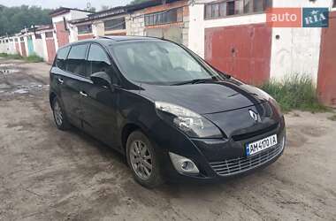 Минивэн Renault Scenic 2011 в 