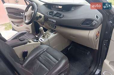 Минивэн Renault Scenic 2011 в 