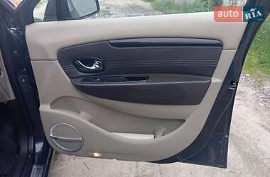 Минивэн Renault Scenic 2011 в 