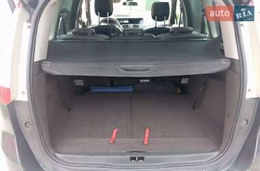 Минивэн Renault Scenic 2011 в 