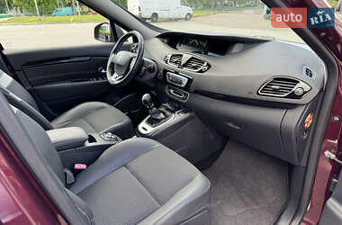 Минивэн Renault Scenic 2013 в 