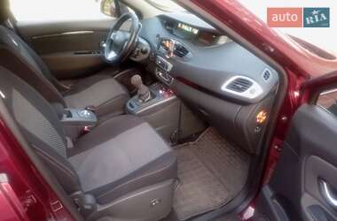 Минивэн Renault Scenic 2012 в 