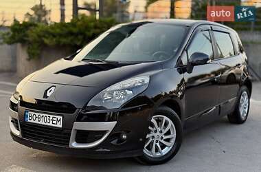 Минивэн Renault Scenic 2011 в 
