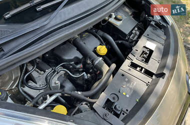 Минивэн Renault Scenic 2013 в 
