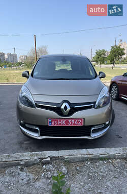 Минивэн Renault Scenic 2013 в 