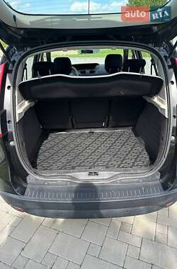 Минивэн Renault Scenic 2011 в 