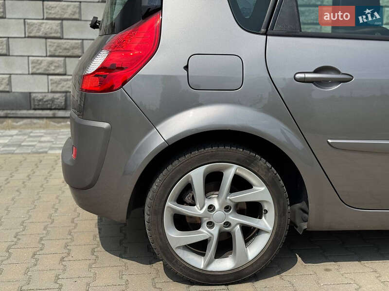 Минивэн Renault Scenic 2008 в Ровно
