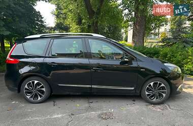Мінівен Renault Scenic 2015 в 