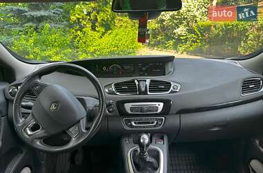 Мінівен Renault Scenic 2015 в 