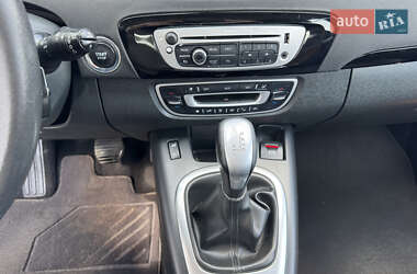 Минивэн Renault Scenic 2012 в 