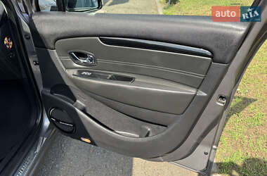 Минивэн Renault Scenic 2012 в 