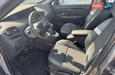 Минивэн Renault Scenic 2012 в 