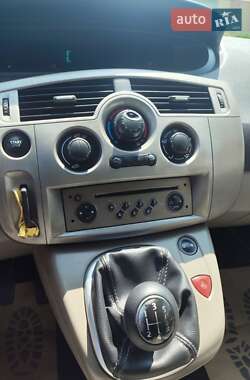 Минивэн Renault Scenic 2006 в 