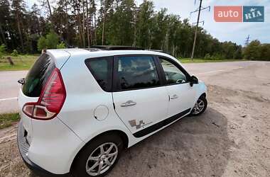 Минивэн Renault Scenic 2010 в 