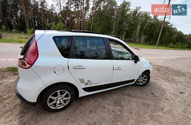 Минивэн Renault Scenic 2010 в 