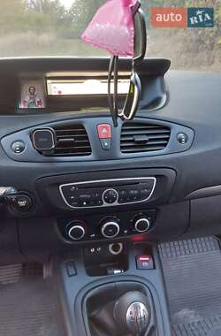 Минивэн Renault Scenic 2010 в 