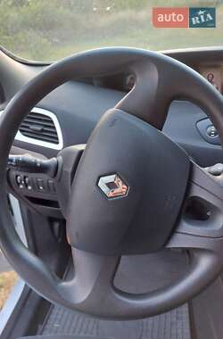 Минивэн Renault Scenic 2010 в 