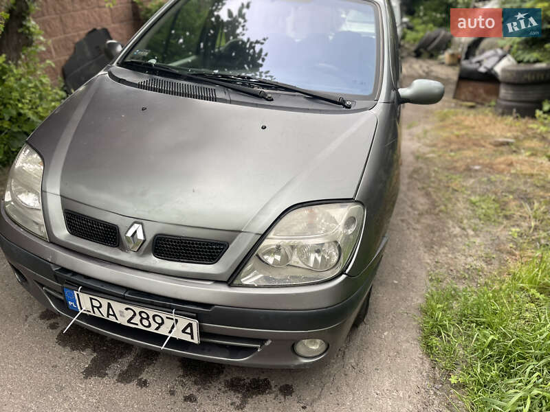 Мінівен Renault Scenic 2000 в Рівному