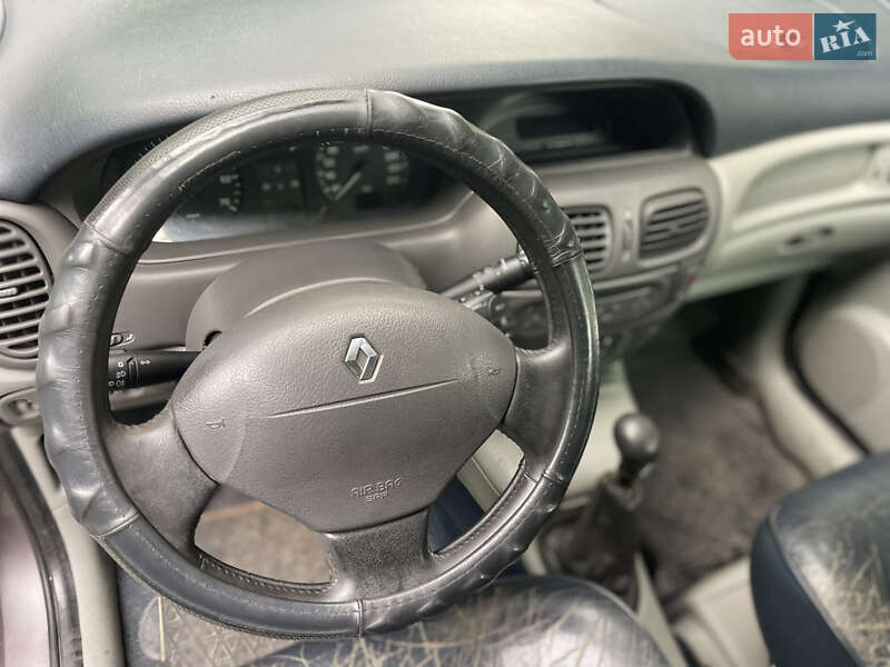 Мінівен Renault Scenic 2000 в Рівному