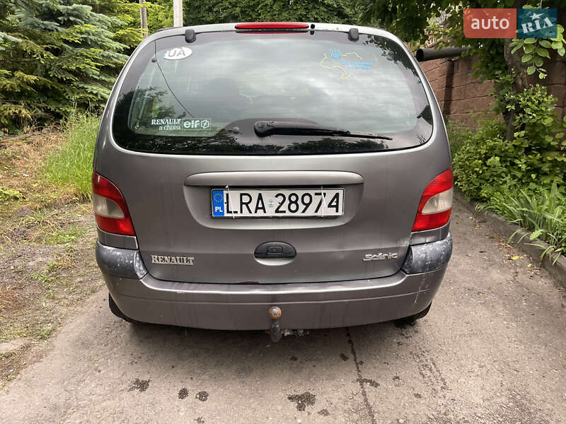 Мінівен Renault Scenic 2000 в Рівному