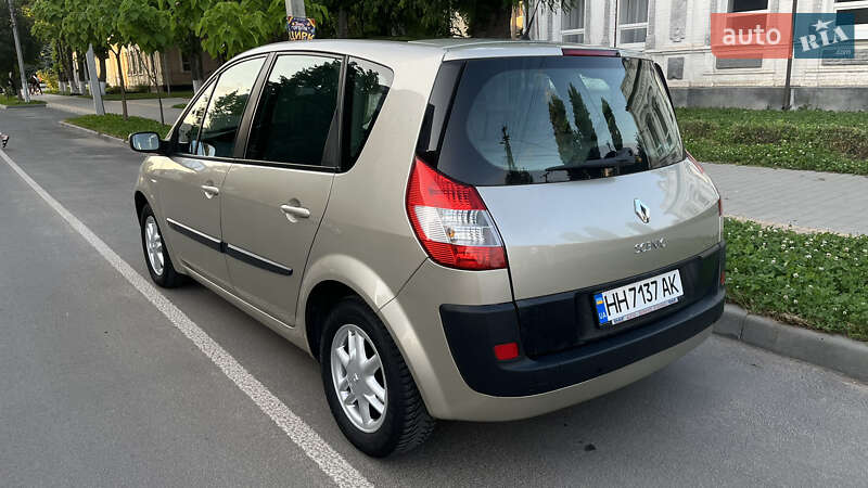 Минивэн Renault Scenic 2006 в Ананьеве