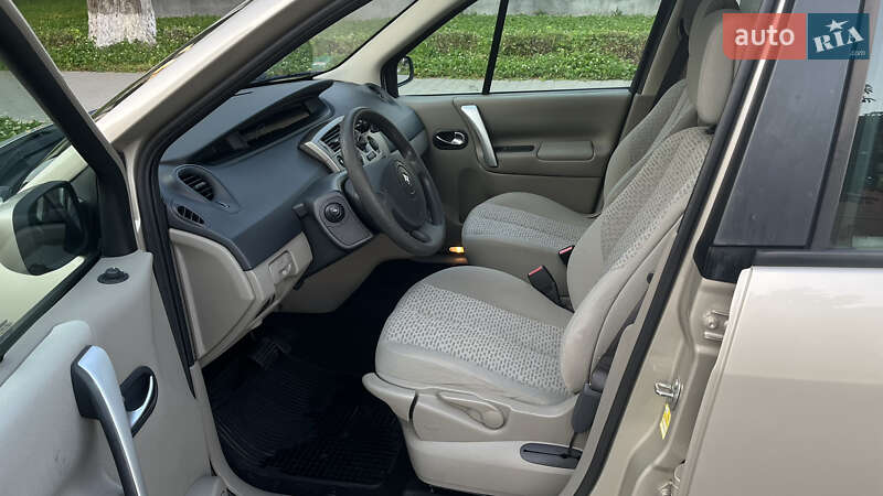 Минивэн Renault Scenic 2006 в Ананьеве