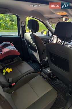 Минивэн Renault Scenic 2013 в 