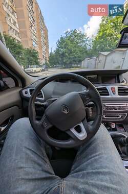 Минивэн Renault Scenic 2010 в 