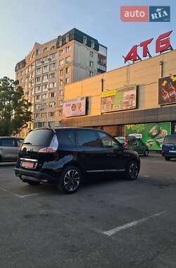 Минивэн Renault Scenic 2015 в 