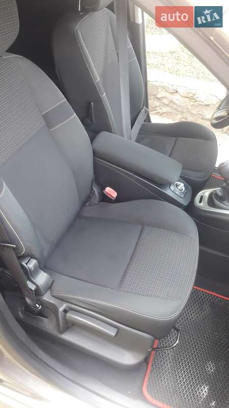 Мінівен Renault Scenic 2009 в Глухові