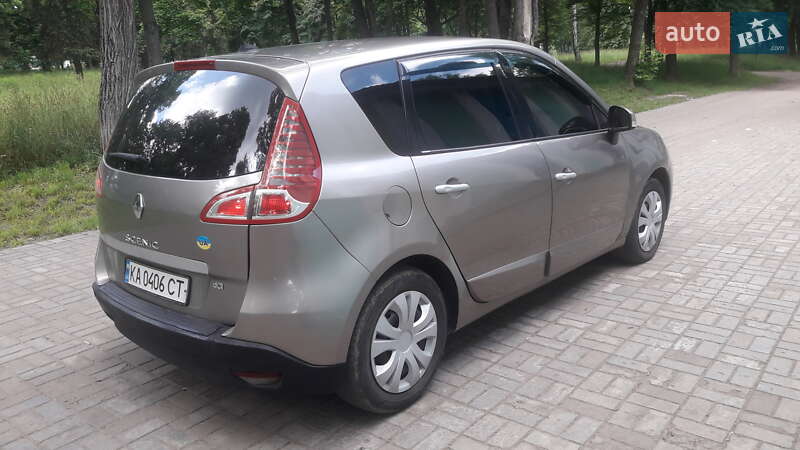 Мінівен Renault Scenic 2009 в Глухові