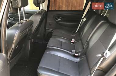 Минивэн Renault Scenic 2012 в 