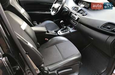 Минивэн Renault Scenic 2012 в 