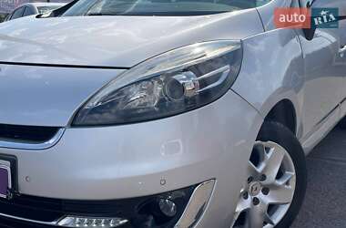 Минивэн Renault Scenic 2012 в 